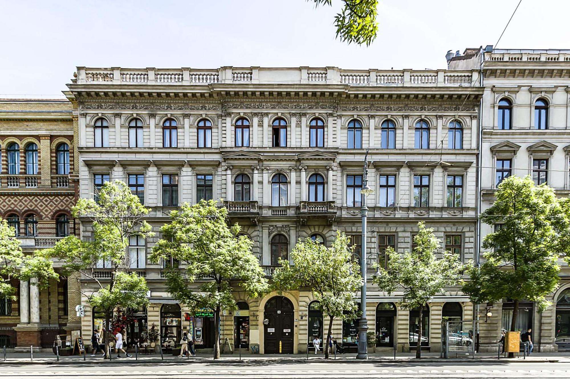 The Museum Living Budapest Luaran gambar